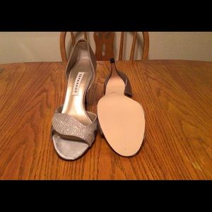 Silver formal dress shoe - platinum